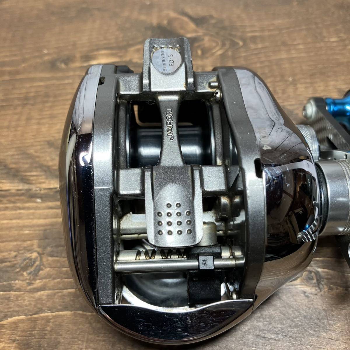 【SHIMANO】シマノ ベイトリール ANTARES DC アンタレス 右ハンドル SSRCカーボンハンドル