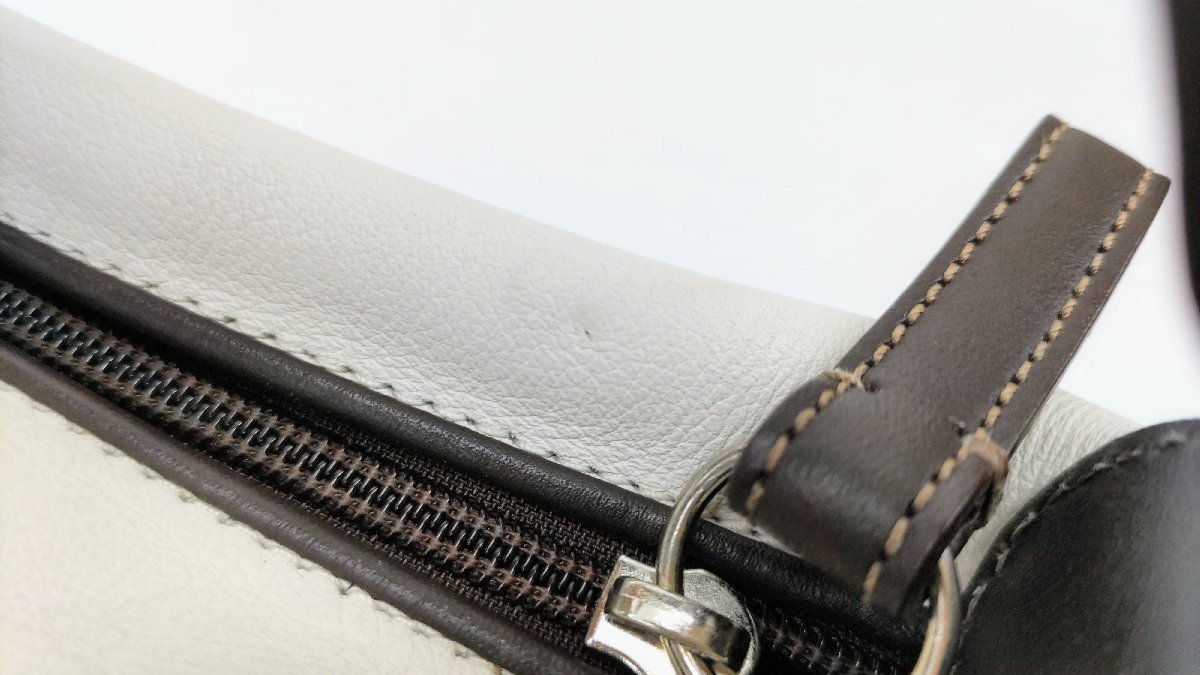 COACH コーチ ミニバッグ ミニハンドバッグ ポーチ ホワイト×ブラウン COACH コーチ ミニバッグ ミニハンドバッグ ポーチ ホワイト×ブラウン