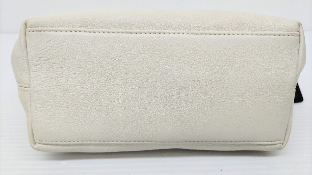 COACH コーチ ミニバッグ ミニハンドバッグ ポーチ ホワイト×ブラウン COACH コーチ ミニバッグ ミニハンドバッグ ポーチ ホワイト×ブラウン