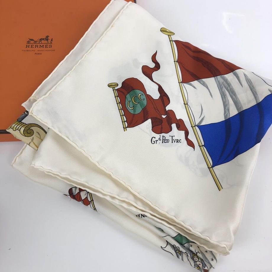 HERMES エルメス カレ90 スカーフ バンダナ シルク ブランド
