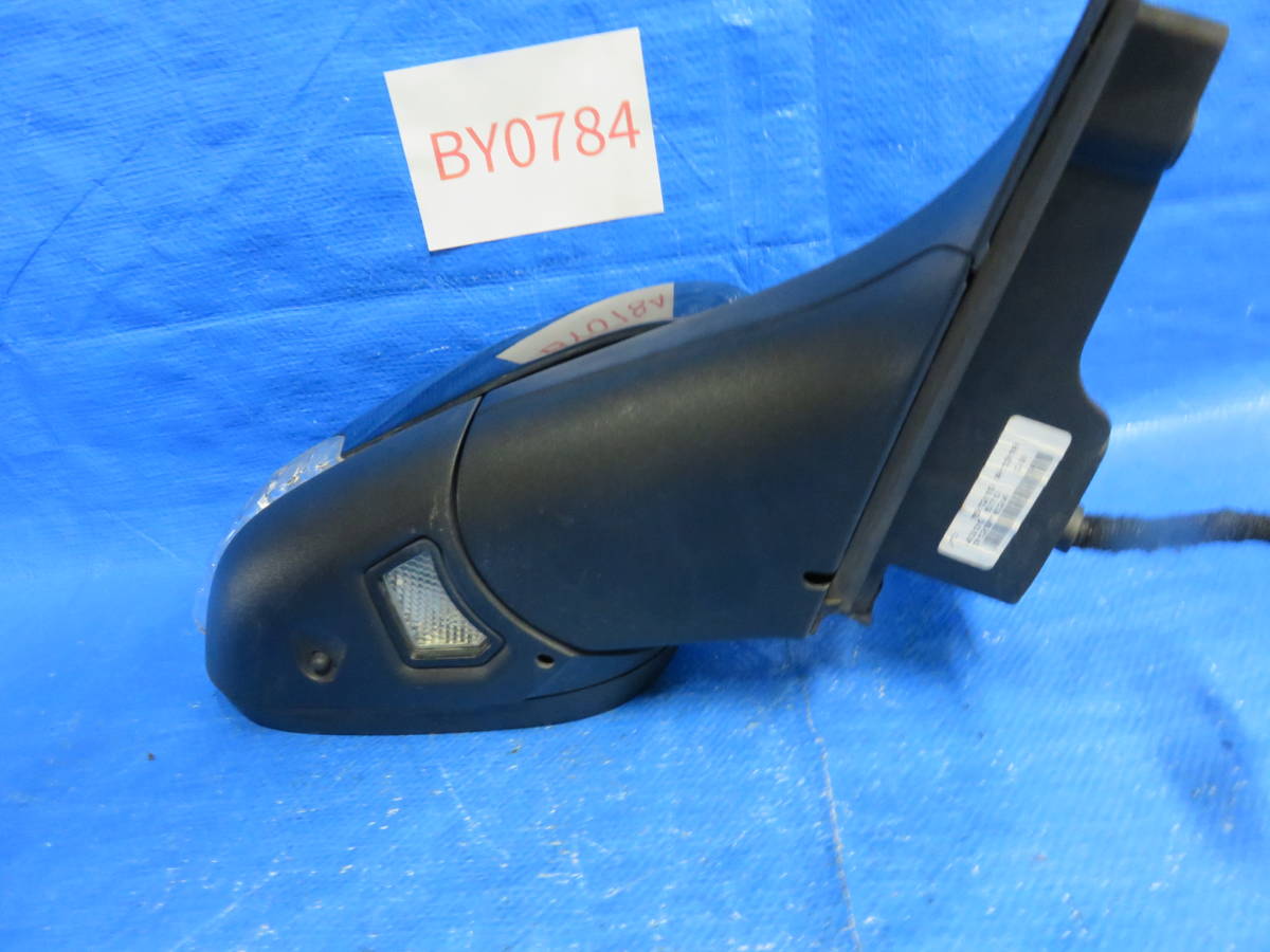 BY0784 Volvo V70(2011 year ) ( right ) door mirror / driver`s seat side mirror / turn signal attaching / original / black 