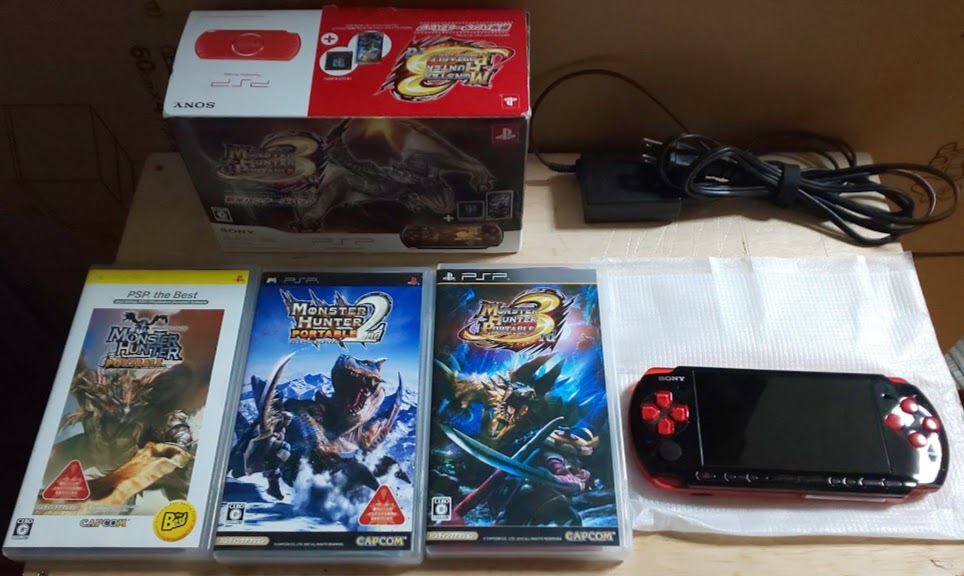 PSP 新米ハンターズパック 黒/赤 及びソフト モンスターハンター1・2