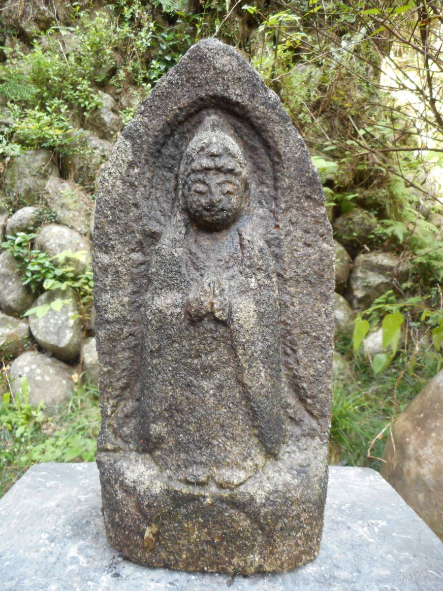 石仏「穏やかなお顔 白衣輪観音立像」状態良好 岐阜の山寺より 江戸