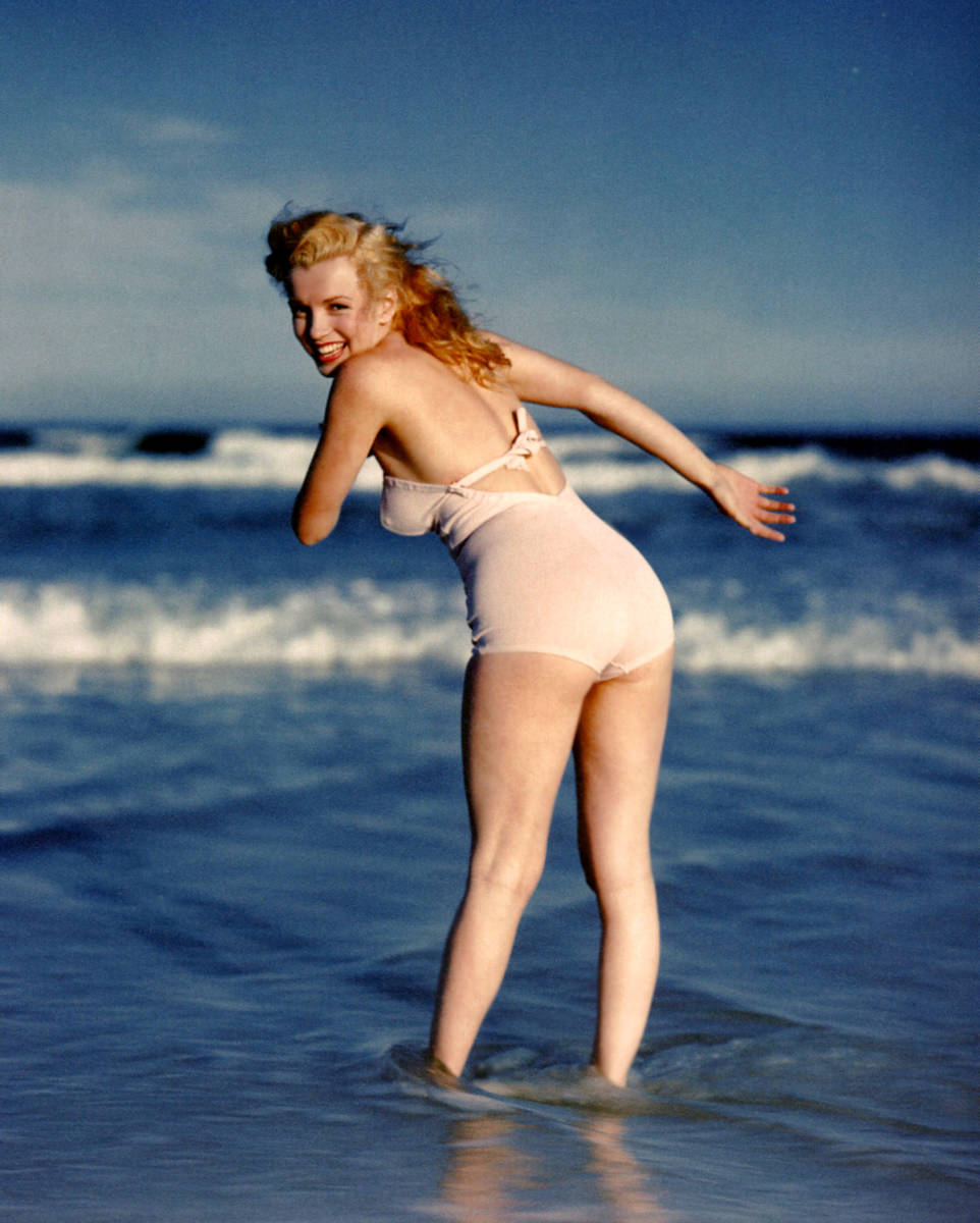 Yahoo!オークション - マリリン・モンロー セクシー写真2 25x20㎝ Yahoo!オークション - マリリン・モンロー セクシー写真2 25x20㎝