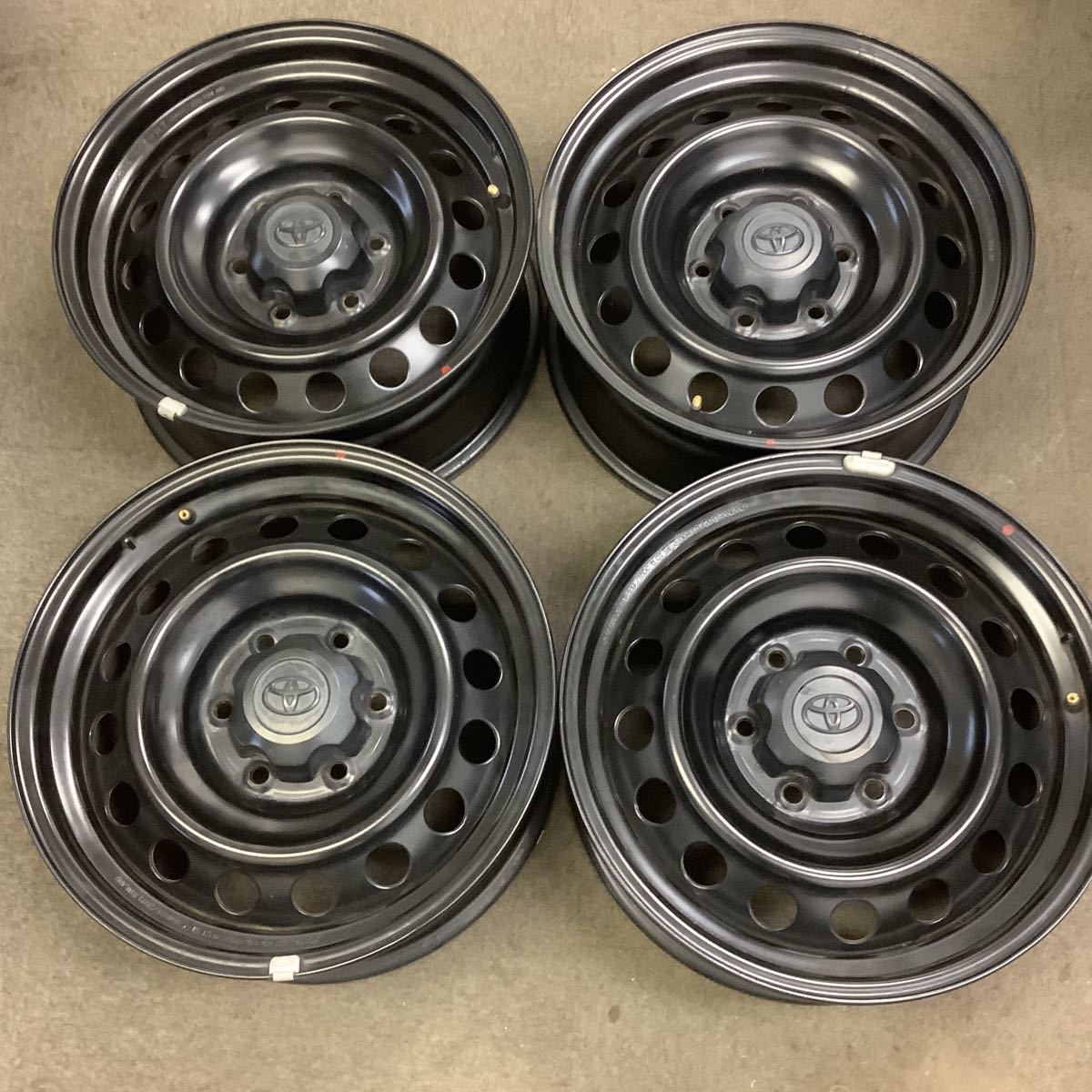 トヨタ 純正 鉄ホイール 17インチ 7.5J 139.7 ハイラックス