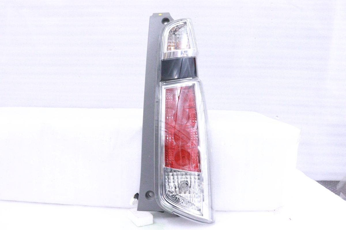 20-766★美品★後期 LED JH1 N-WGN★右テールライト STANLEY W1400 打刻:A ASSY 純正★ホンダ (DM)_画像1