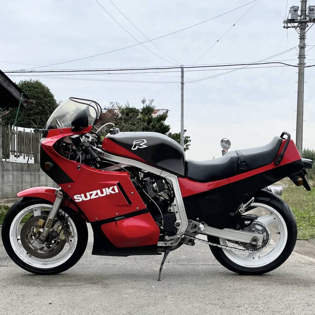 Yahoo!オークション - GSX-R750 実動 書類付き GR71F 昭和60年 Yahoo!オークション - GSX-R750 実動 書類付き GR71F 昭和60年