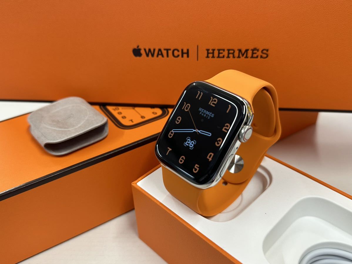 Apple Watch Hermès Series 4バッテリー100％