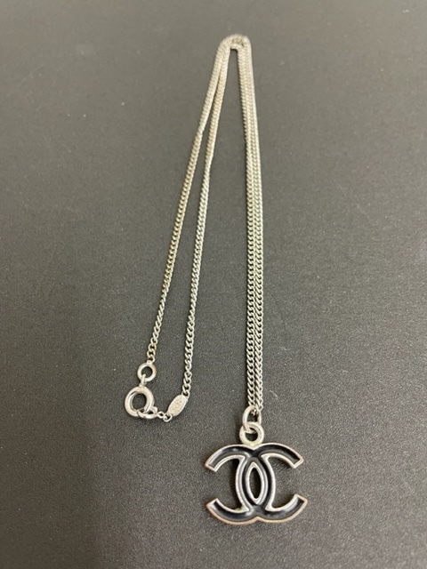 CHANEL イカリマークペンダント-
