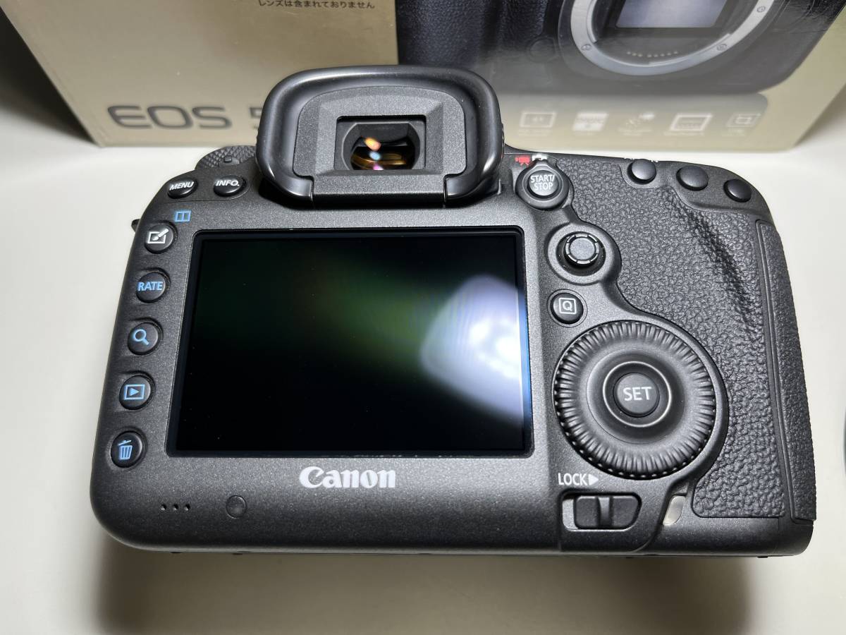 日本製】 未使用 ほぼ新品1☆EOS 5Ds CANON(キヤノン) ショーケース内