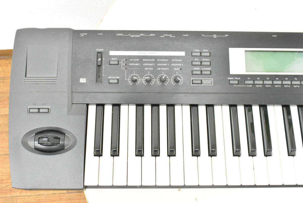 KORG TR61 MUSIC WORKSTATION コルグ シンセサイザー キーボード