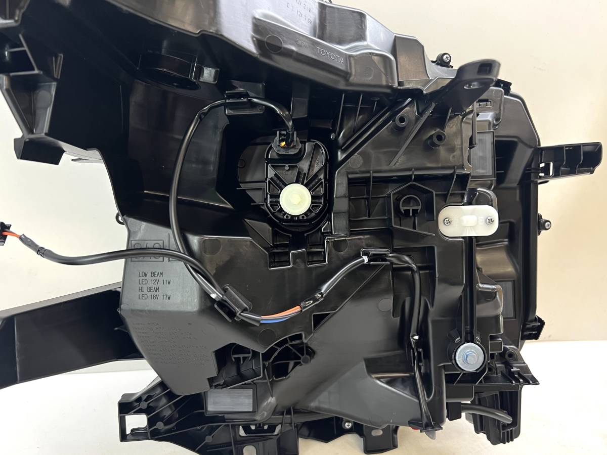 即決 V5 ヴォクシー 90 / LED トヨタ 純正 左 ヘッドライト 即決 V5 ヴォクシー 90 / LED トヨタ 純正 左 ヘッドライト
