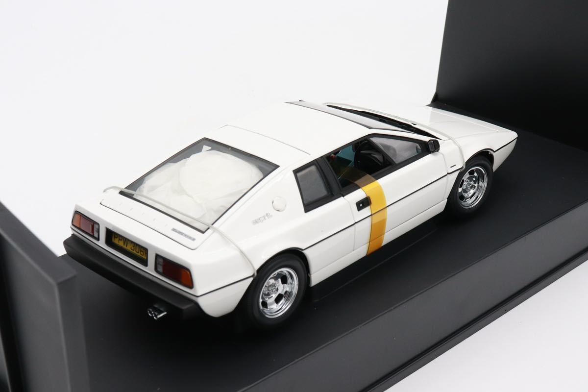 AUTO art オートアート 1/18 007 LOTUS ESPRI 私を愛したスパイ AUTO art オートアート 1/18 007 LOTUS ESPRI 私を愛したスパイ