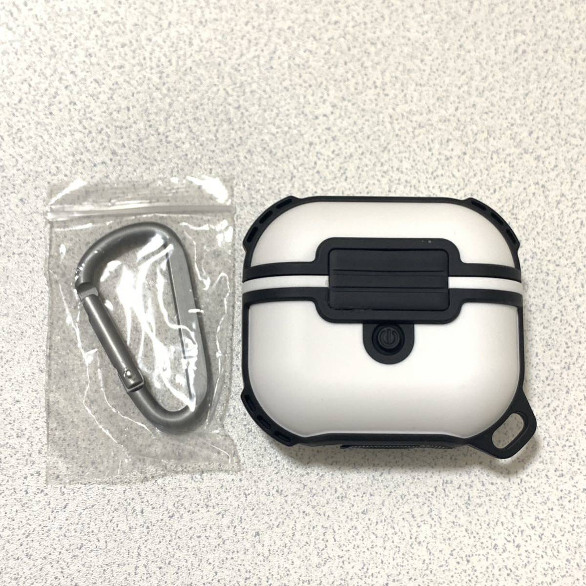 AirPods Pro ケースカバー ホワイト・ブラック AA0389 White black イヤホン ソフトケース おしゃれ 耐衝撃_画像2