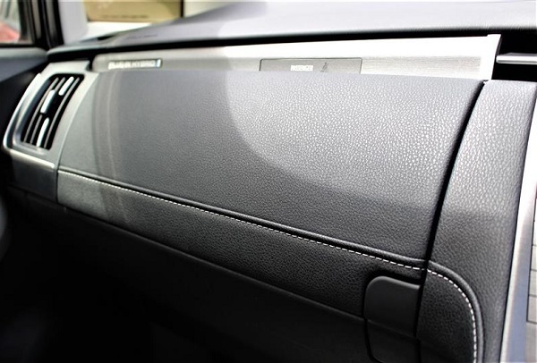 良品 プリウスZVW30・PHV35 トヨタ純正 グローブボックス上側 良品 プリウスZVW30・PHV35 トヨタ純正 グローブボックス上側