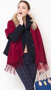 コートの上に羽織っても可愛い?