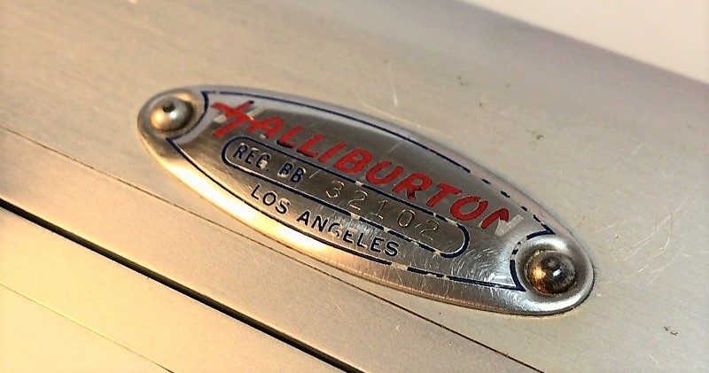 送料無料 希少の赤ハリ HALLIBURTON ハリバートン ZERO 送料無料 希少の赤ハリ HALLIBURTON ハリバートン ZERO