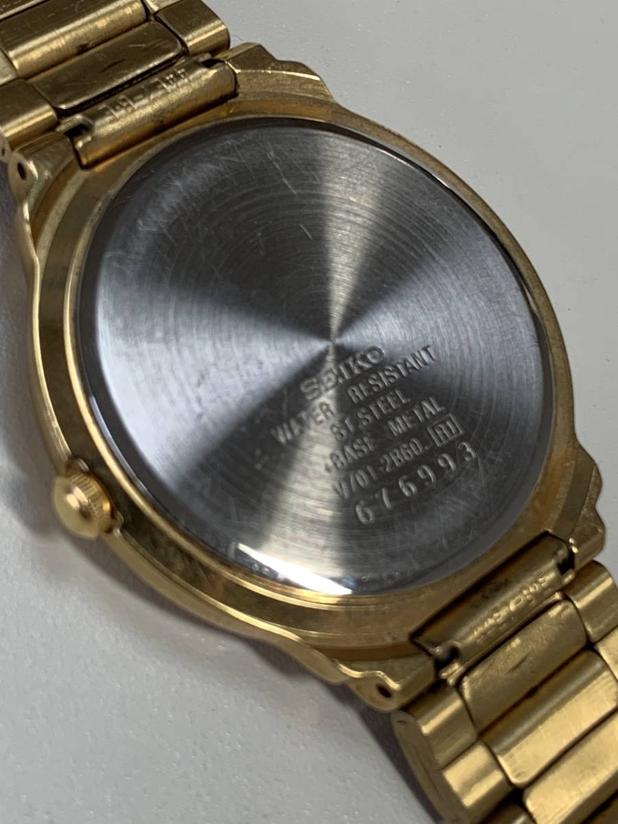 A095 腕時計　SEIKO/セイコー　V701-2B60 ゴールド文字盤　クォーッ　ユニセックス_画像4