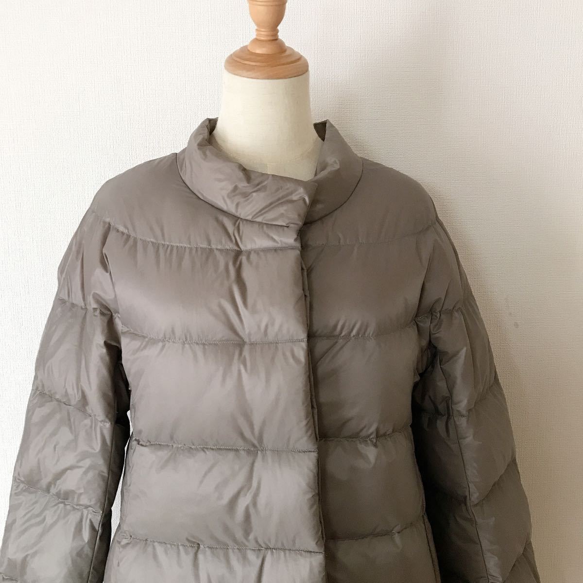 ダーマコレクション ダウンコート Aライン L グレージュ ロングダウン 日本製品 田中史子様専用。COACHロングダウンコート ダウンジャケット