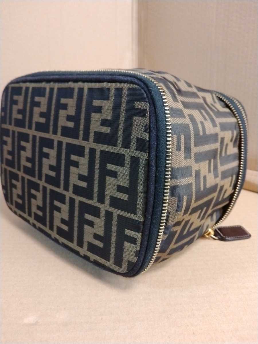 中古 FENDI フェンディ ポーチ ズッカ柄 バニティバッグ ハンドバッグ