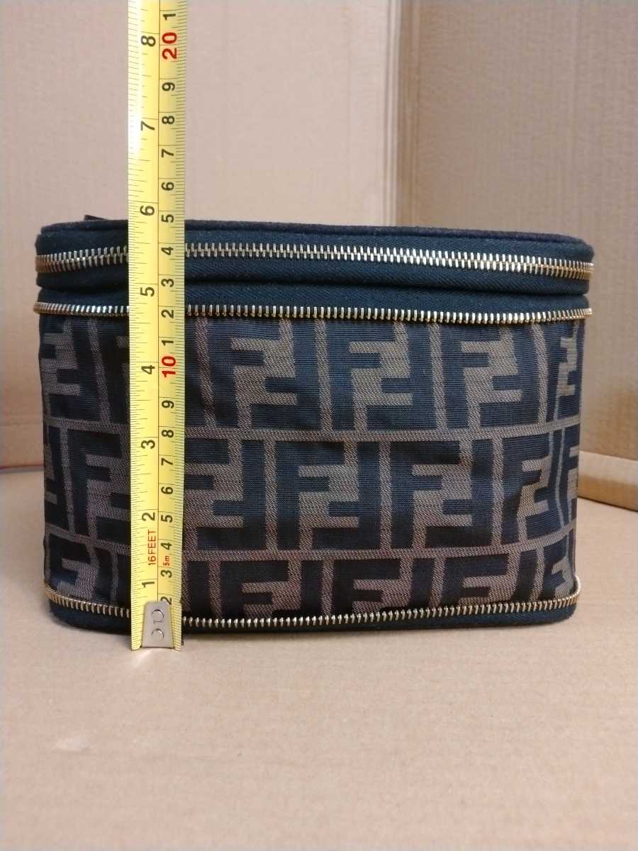 SALE セール 中古 FENDI フェンディ ポーチ ズッカ柄 バニティ SALE セール 中古 FENDI フェンディ ポーチ ズッカ柄 バニティ