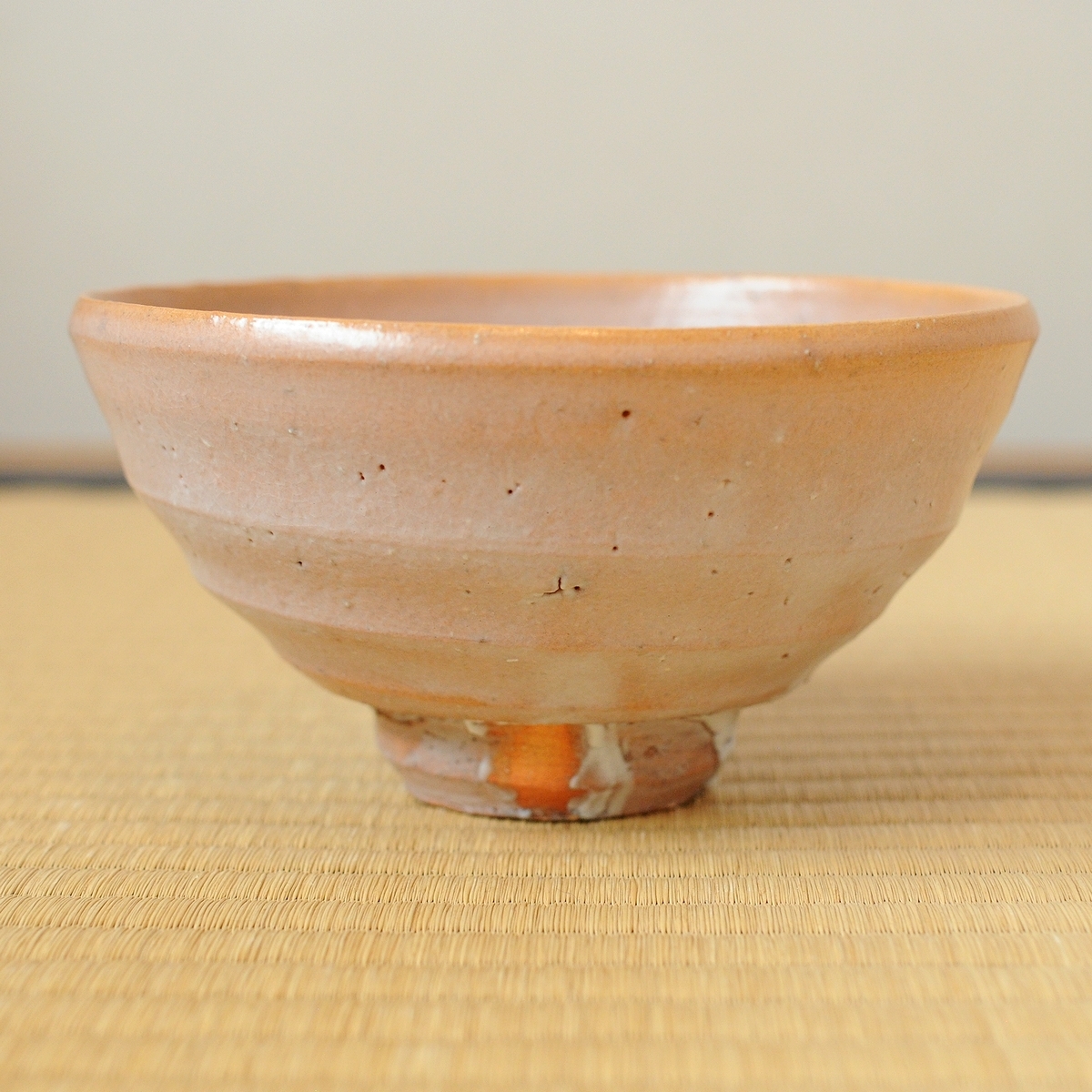 坂田慶造 萩茶碗 枇杷色 ( 十五代 坂田泥華 ) | sweatreno.com