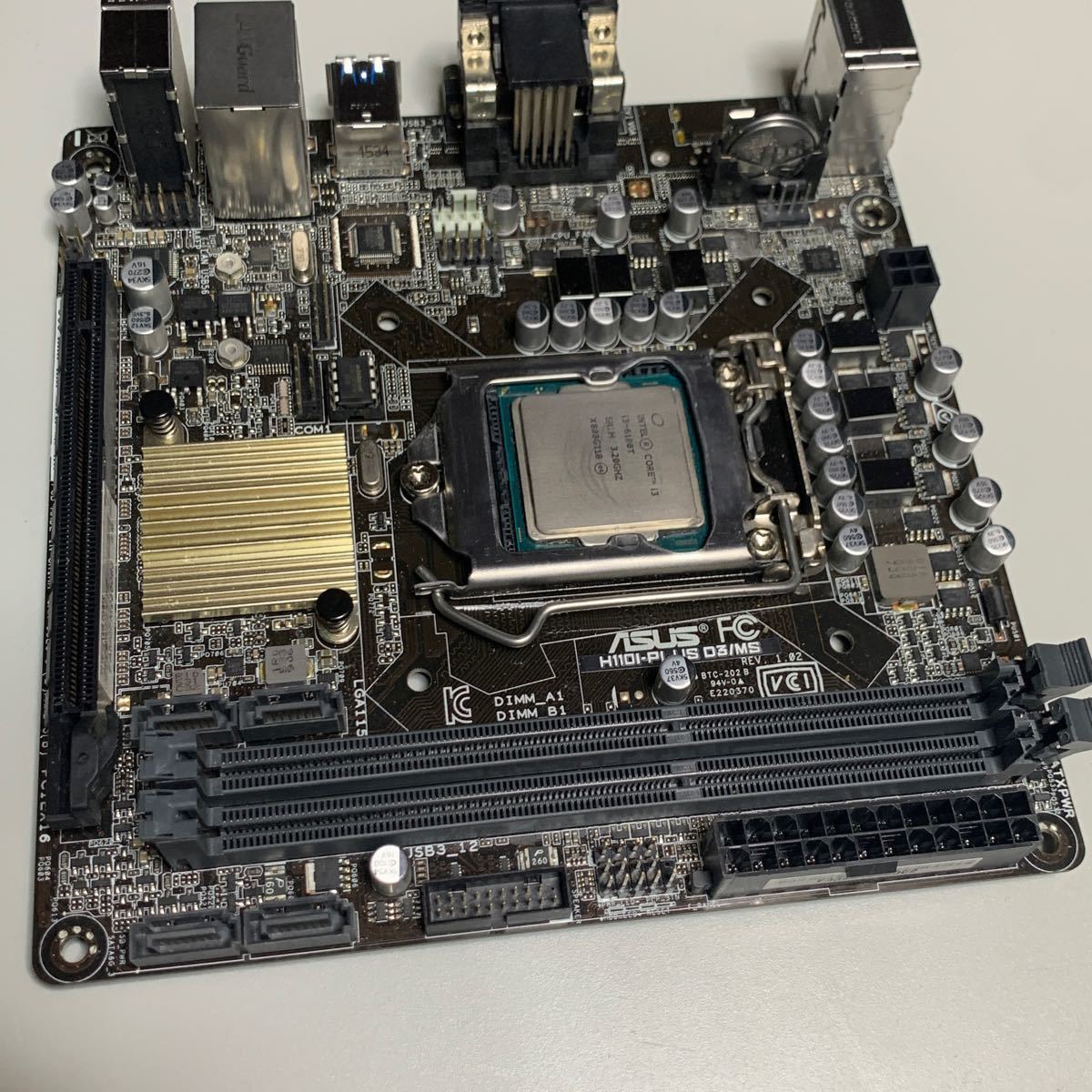 ASUS H110I-PLUS D3/MS Gtuneロゴ有 i3-6100T I/Oパネル等の付属品無し Mini-ITX ASUS H110I-PLUS D3/MS Gtuneロゴ有 i3-6100T I/Oパネル等の付属品無し Mini-ITX