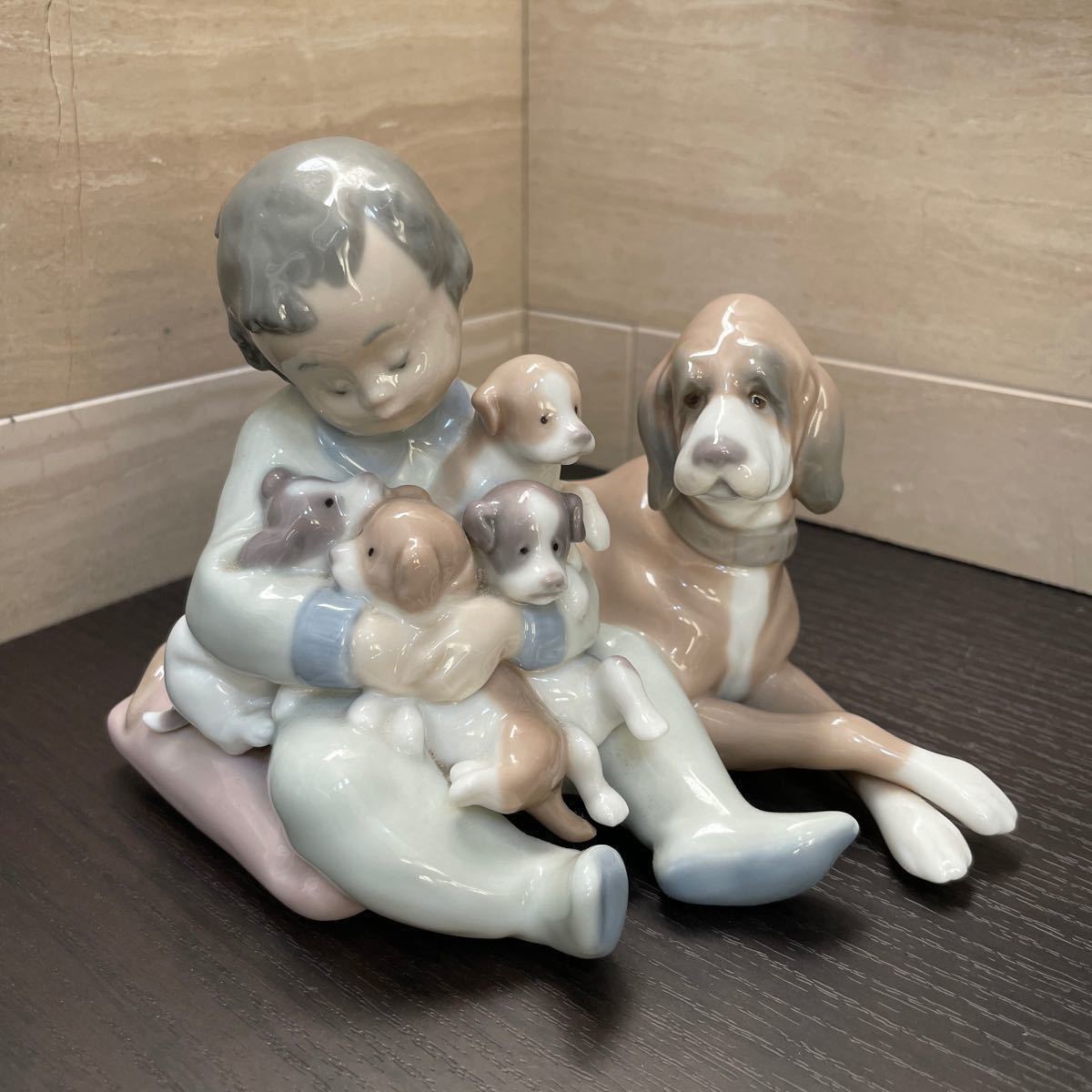 リヤドロ LLADRO 陶器人形 フィギュリン『みんなお友達』 男の子 犬