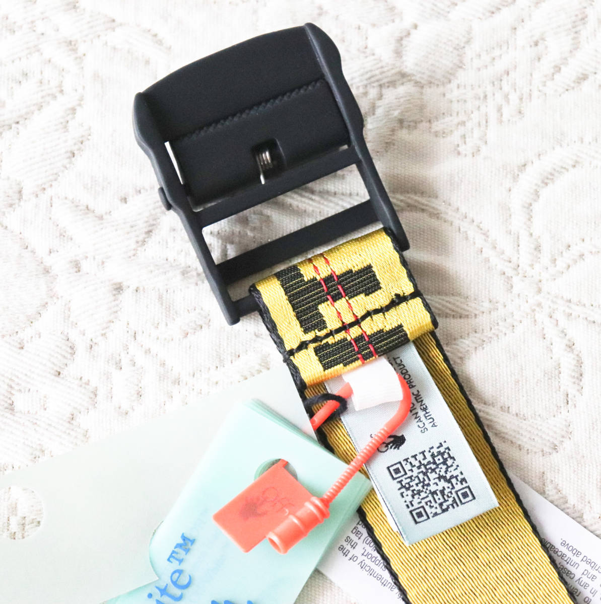 正規本物 新品タグ付き【OFF-WHITE オフホワイト】巻き方 正規本物 新品タグ付き【OFF-WHITE オフホワイト】巻き方