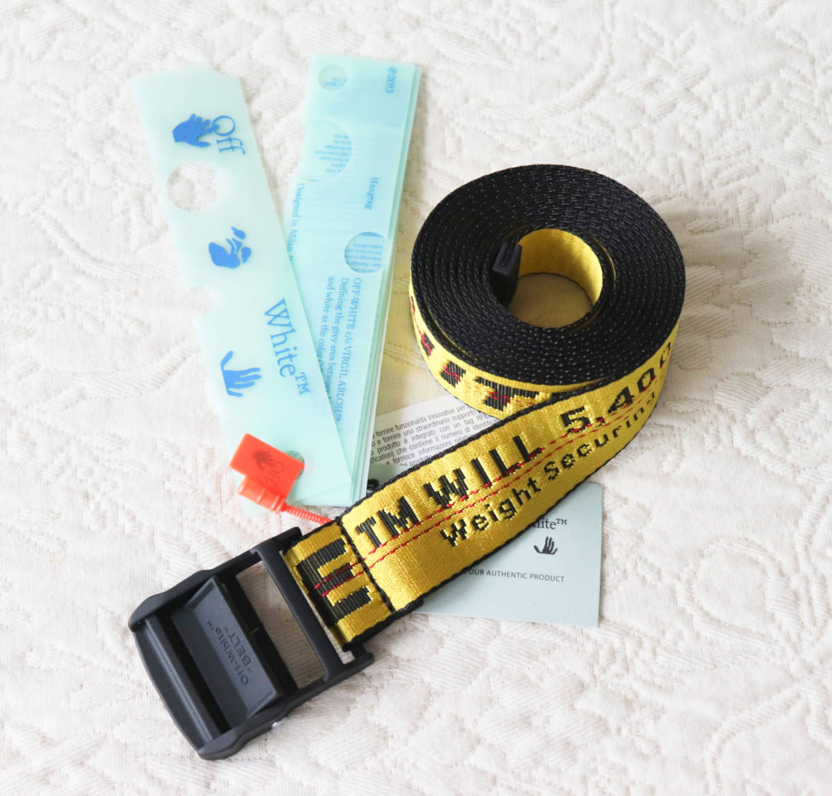 正規本物 新品タグ付き【OFF-WHITE オフホワイト】巻き方 正規本物 新品タグ付き【OFF-WHITE オフホワイト】巻き方