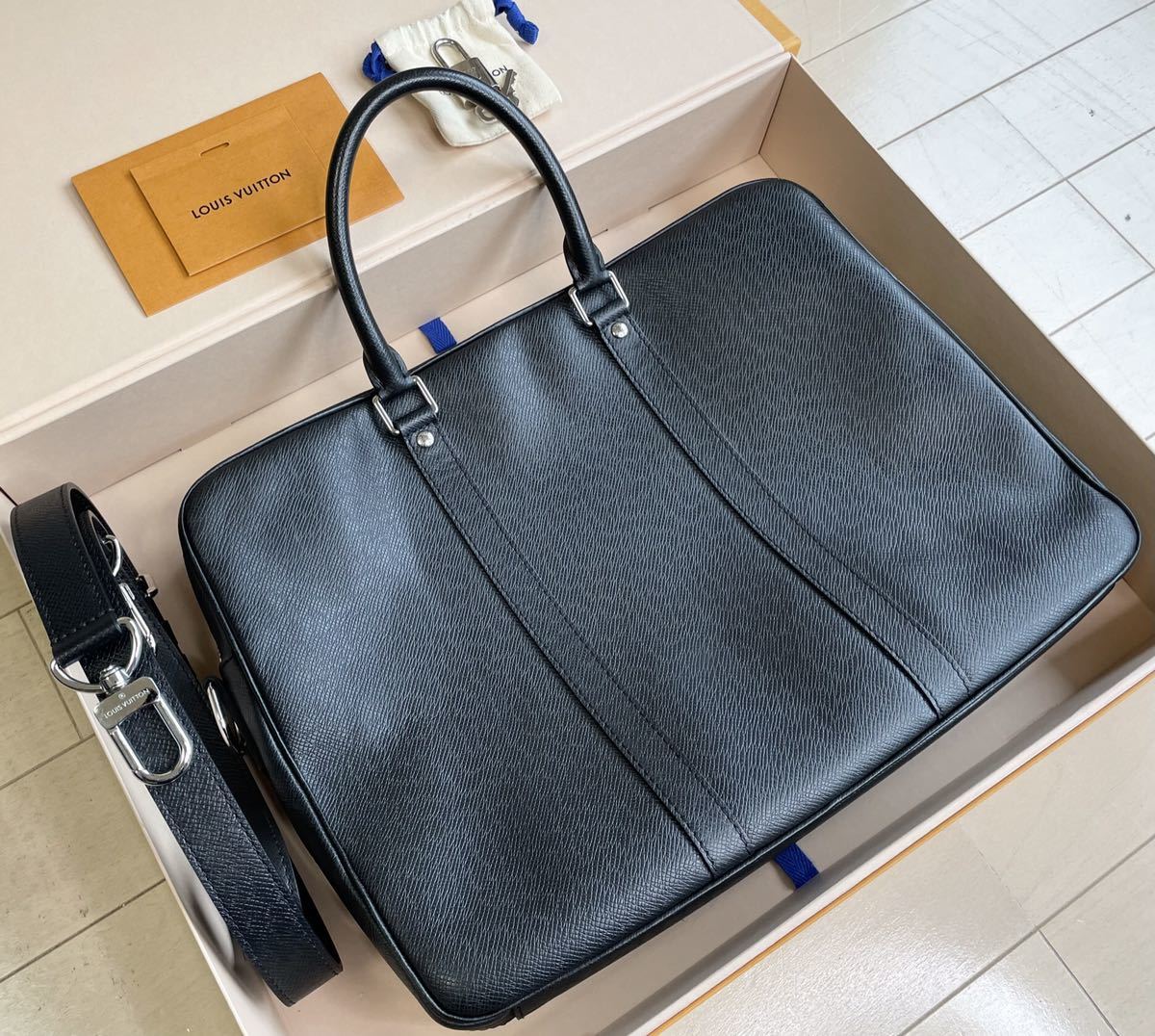 Louis Vuitton PDV PM Taiga ブリーフケース レディースファッション