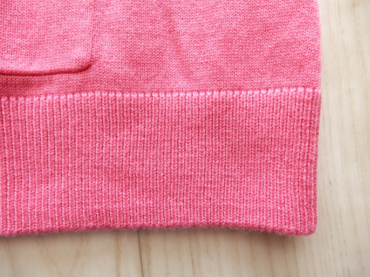 Gap Gap V neck cardigan wool . knitted size L pink series 