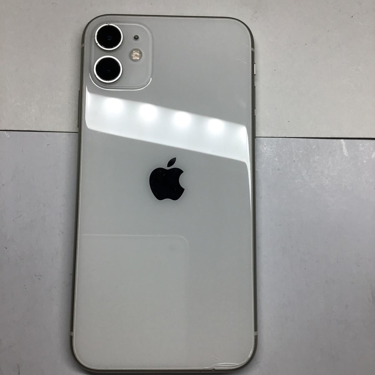 iPhone11 64GB ホワイト SIMフリーGXHDP06LN736 バッテリー最大容量82