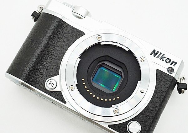 ◇美品【Nikon ニコン】Nikon 1 J5 ボディ+18.5mm F1.8 レンズ ミラー