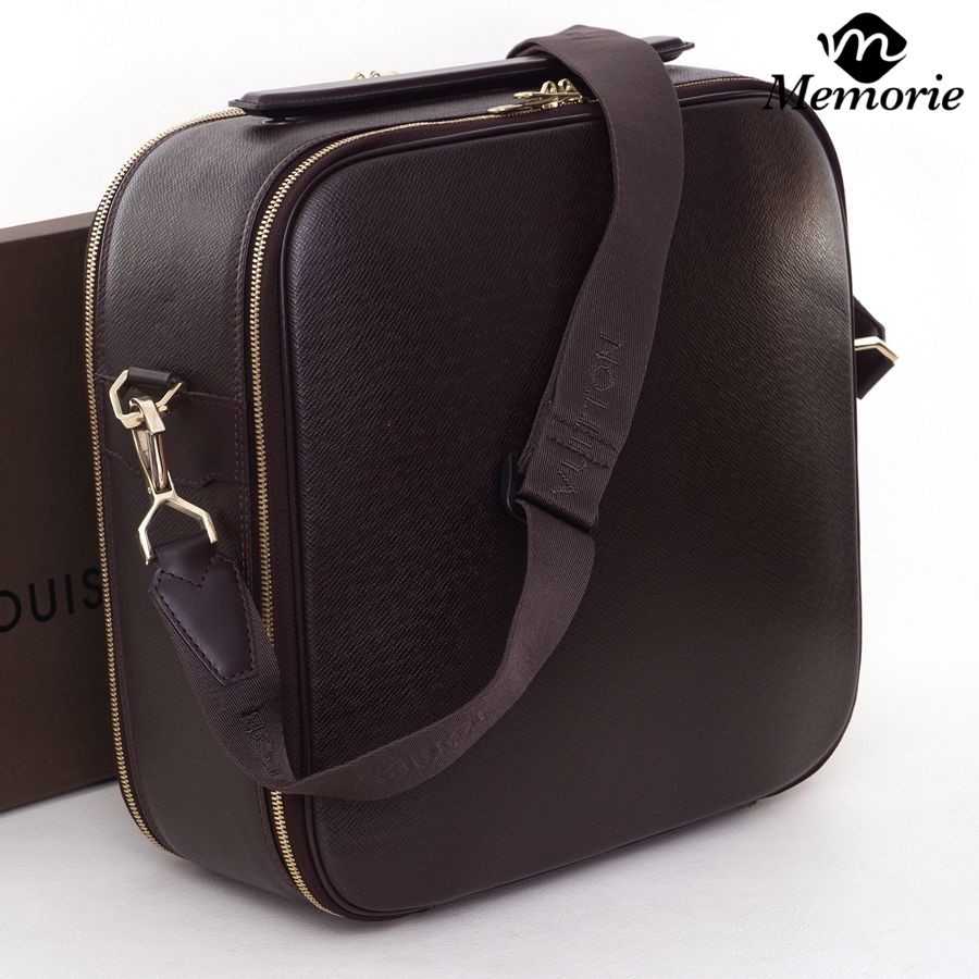 使用わずか 極美品】ルイヴィトン Louis Vuitton タイガ ポルト