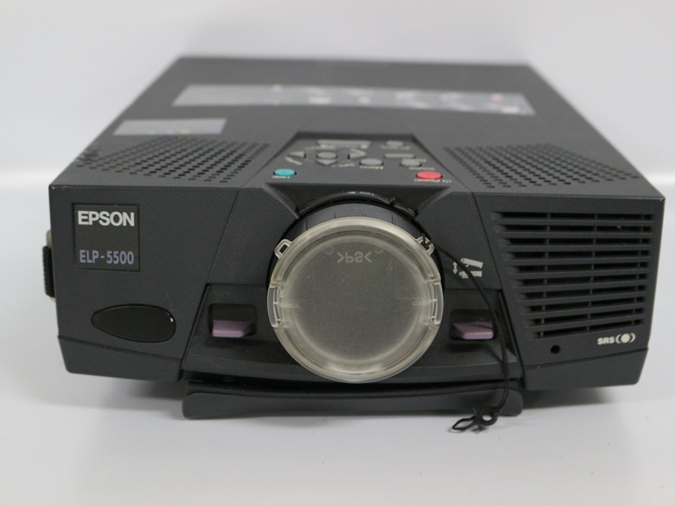 現状品 LCDプロジェクター EPSON ELP-5500 三原色液晶シャッタ式投影方式 ランプ使用時間 66H 代引き可