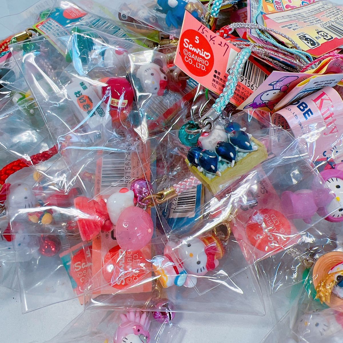 9B98 ご当地 ハローキティ キティちゃん キーホルダー ストラップ 100