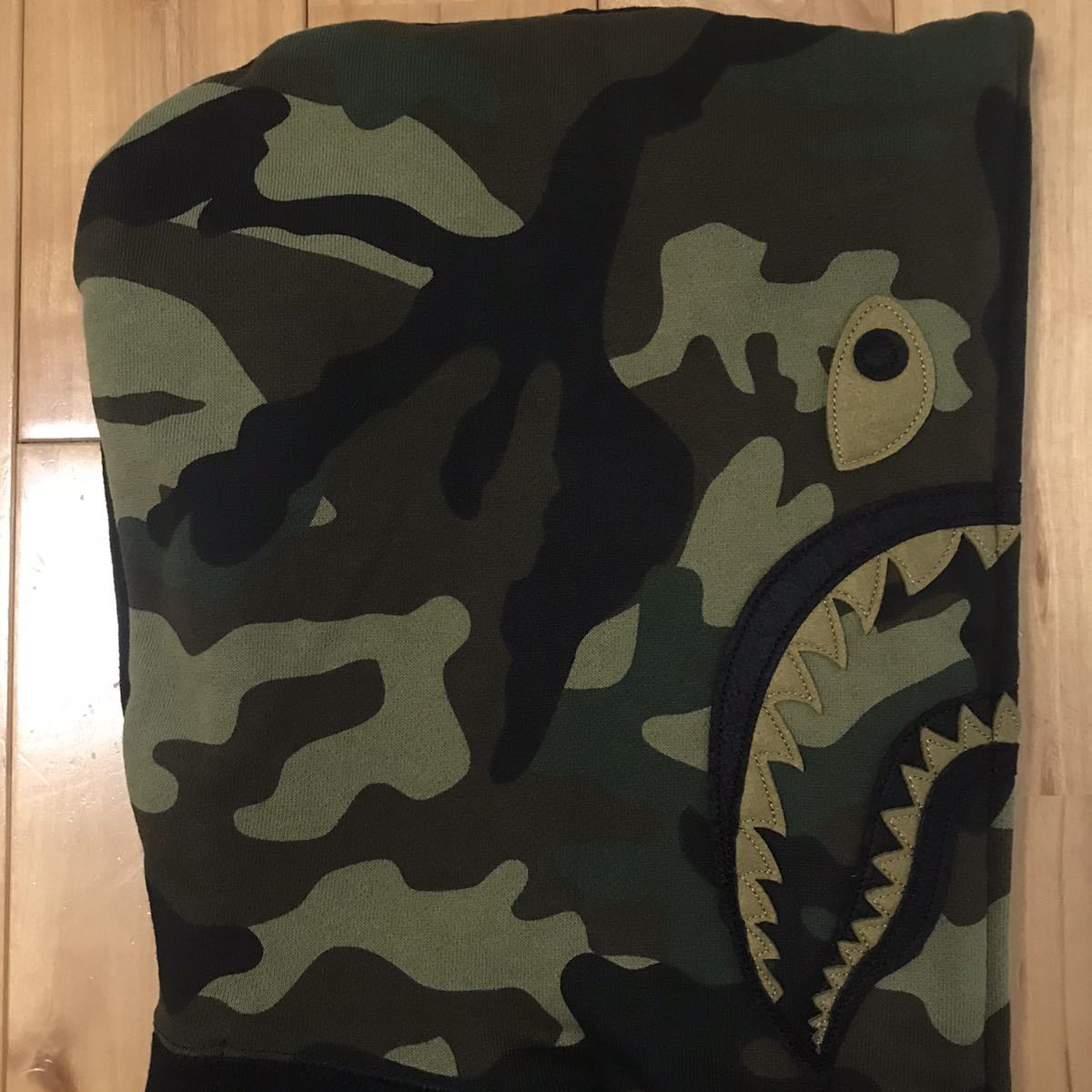 Undefeated × bape シャーク パーカー Sサイズ shark full zip hoodie a bathing ape エイプ ベイプ アンディフィーテッド 迷彩 k8ka_画像3