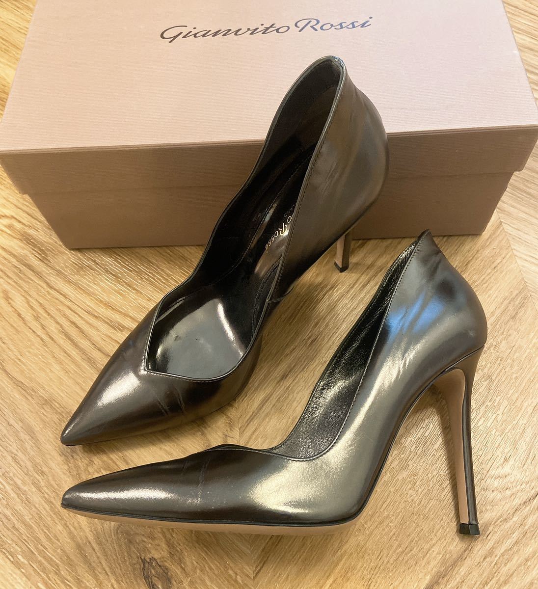 ジャンヴィットロッシ Gianvito Rossi メタリックパンプス_画像1