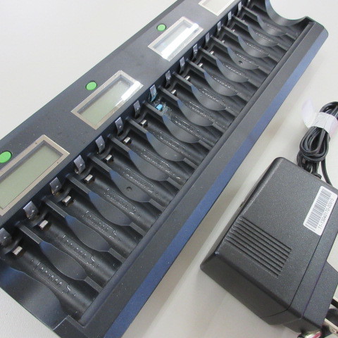 * LCD RAPID BATTERY CHARGER DN-YAB-MD16L 16ps.@ charger (.)