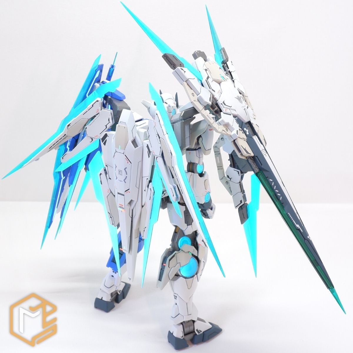 MG ダブルオークアンタフルセイバー オリジナルカスタム 全塗装 MG ダブルオークアンタフルセイバー オリジナルカスタム 全塗装