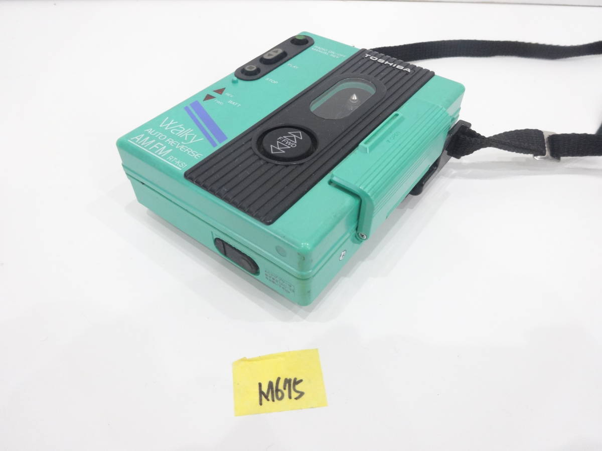 TOSHIBA Walky AM/FMラジオ付き カセットプレーヤー RT-KS1 東芝 ウォーキー 通電ジャンク M675 5