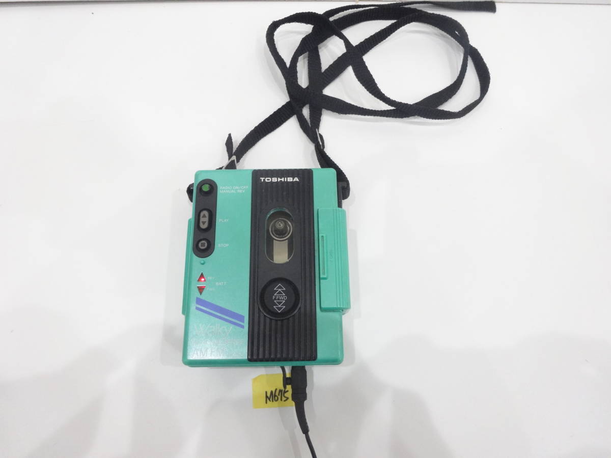 TOSHIBA Walky AM/FMラジオ付き カセットプレーヤー RT-KS1 東芝 ウォーキー 通電ジャンク M675