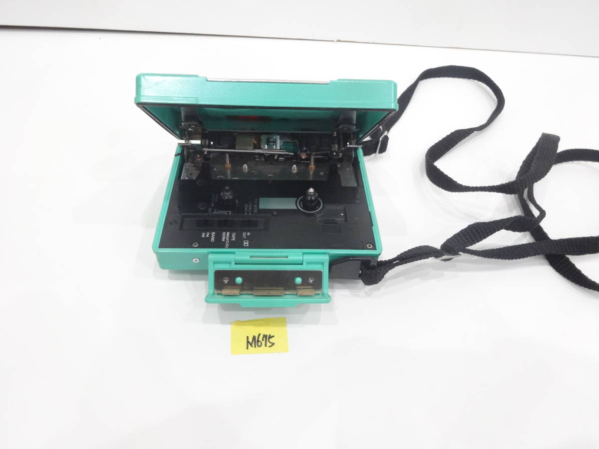 TOSHIBA Walky AM/FMラジオ付き カセットプレーヤー RT-KS1 東芝 ウォーキー 通電ジャンク M675 6