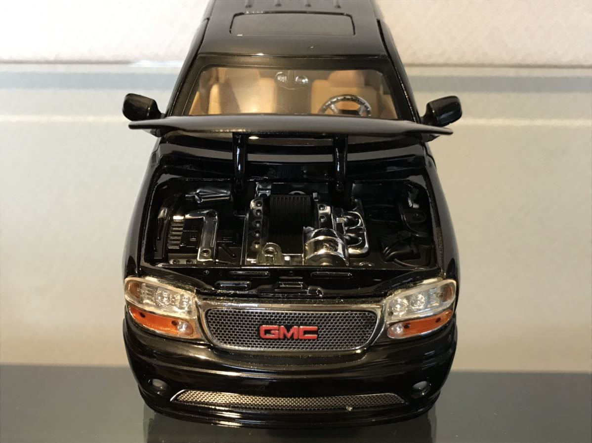 送料無料 1/24 GMC ユーコン デナリ ブラック ミニカー JADATOYS YUKON