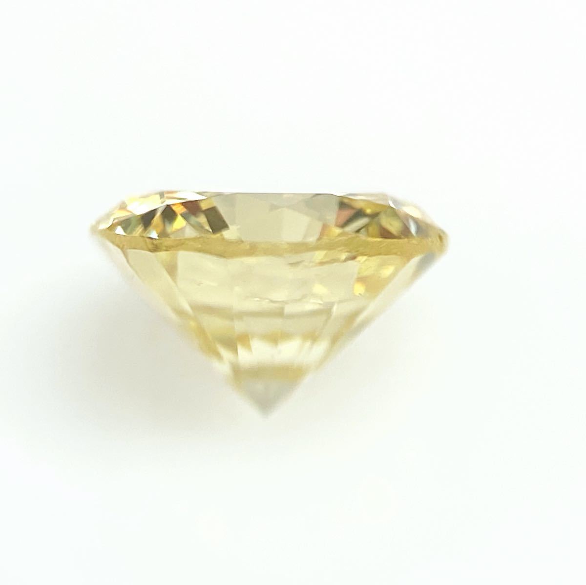 0.387ct FANCY LIGHT YELLOW I1 ラウンド