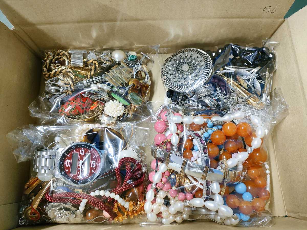036 遺品整理品 アクセサリー 大量セット ネックレス など無選別
