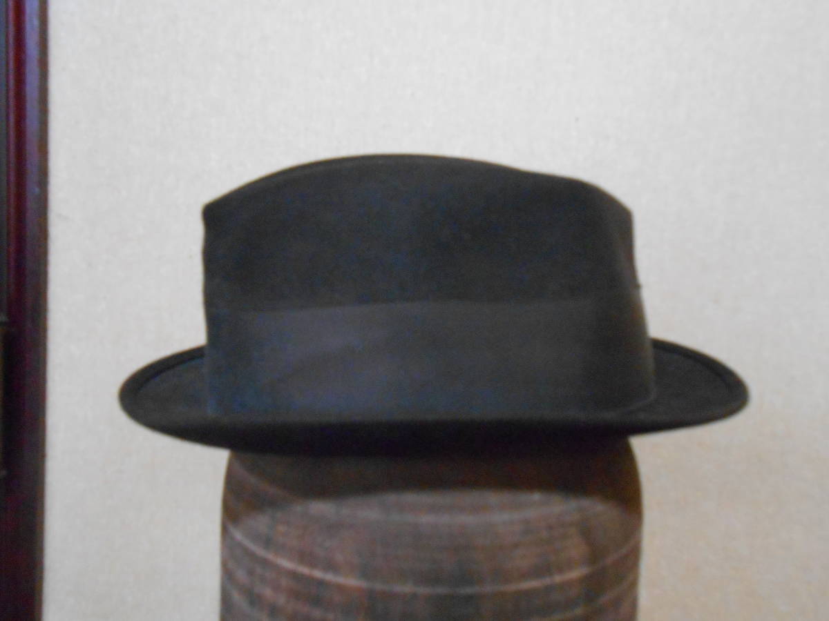  прекрасный товар джентльмен. .. Vintage JOHN B STETSON COMPANY редкостный . довольно большой размер. Royal ste tosomf. гонг шляпа 7 1/4 размер 