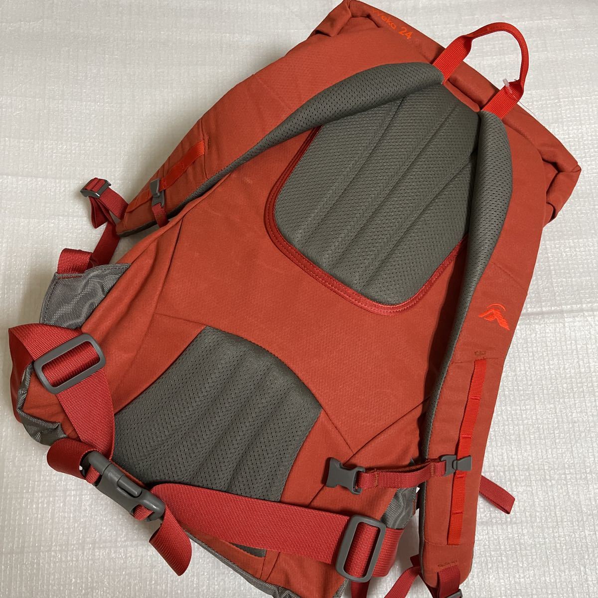 マックパック Macpac ウェカ24 バックパック リュック ケチャップ Aztec_画像3