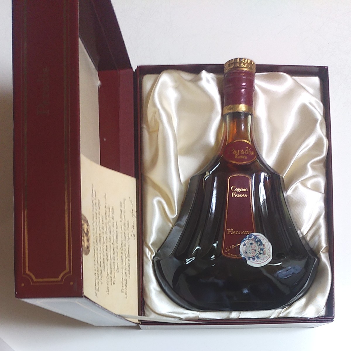 Paradis  cognac  Hennessy   パラディ　　　　コニャック　ヘネシー   化粧箱 付　古酒　旧ボトル